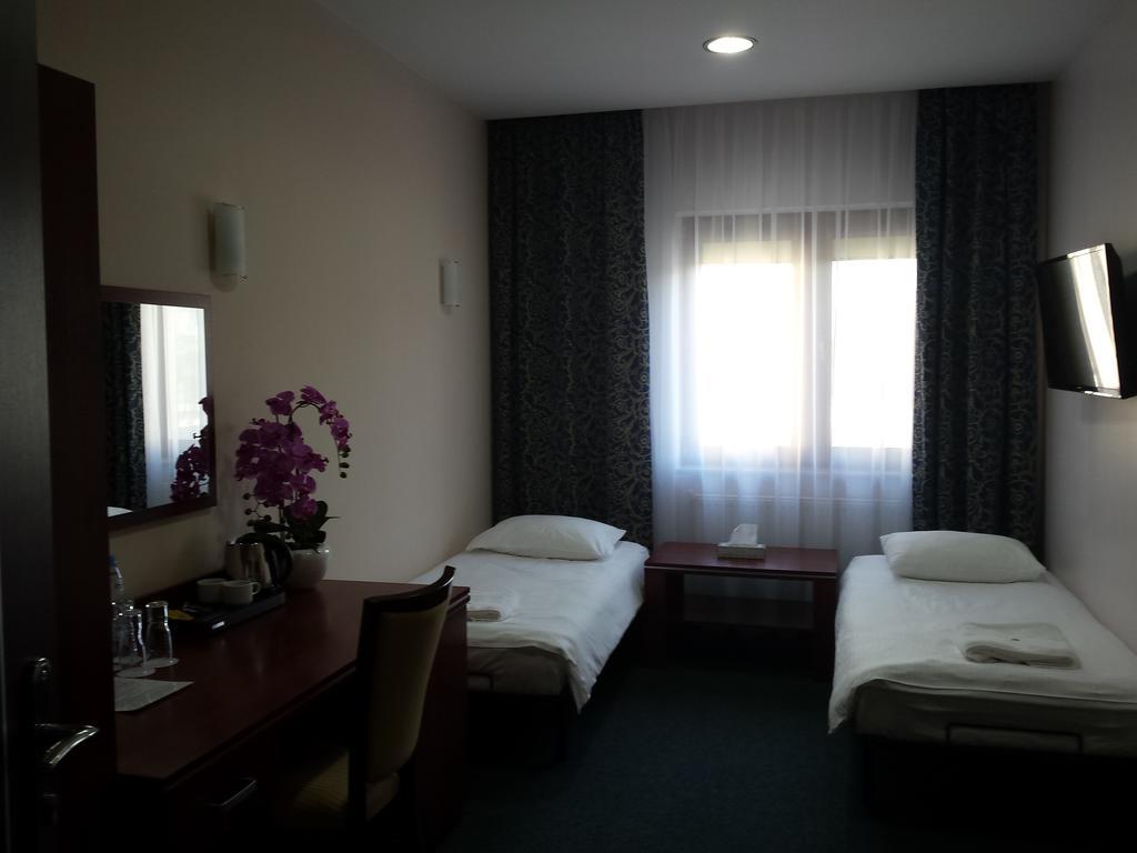 Hotel Polonia Biala Podlaska Exterior photo